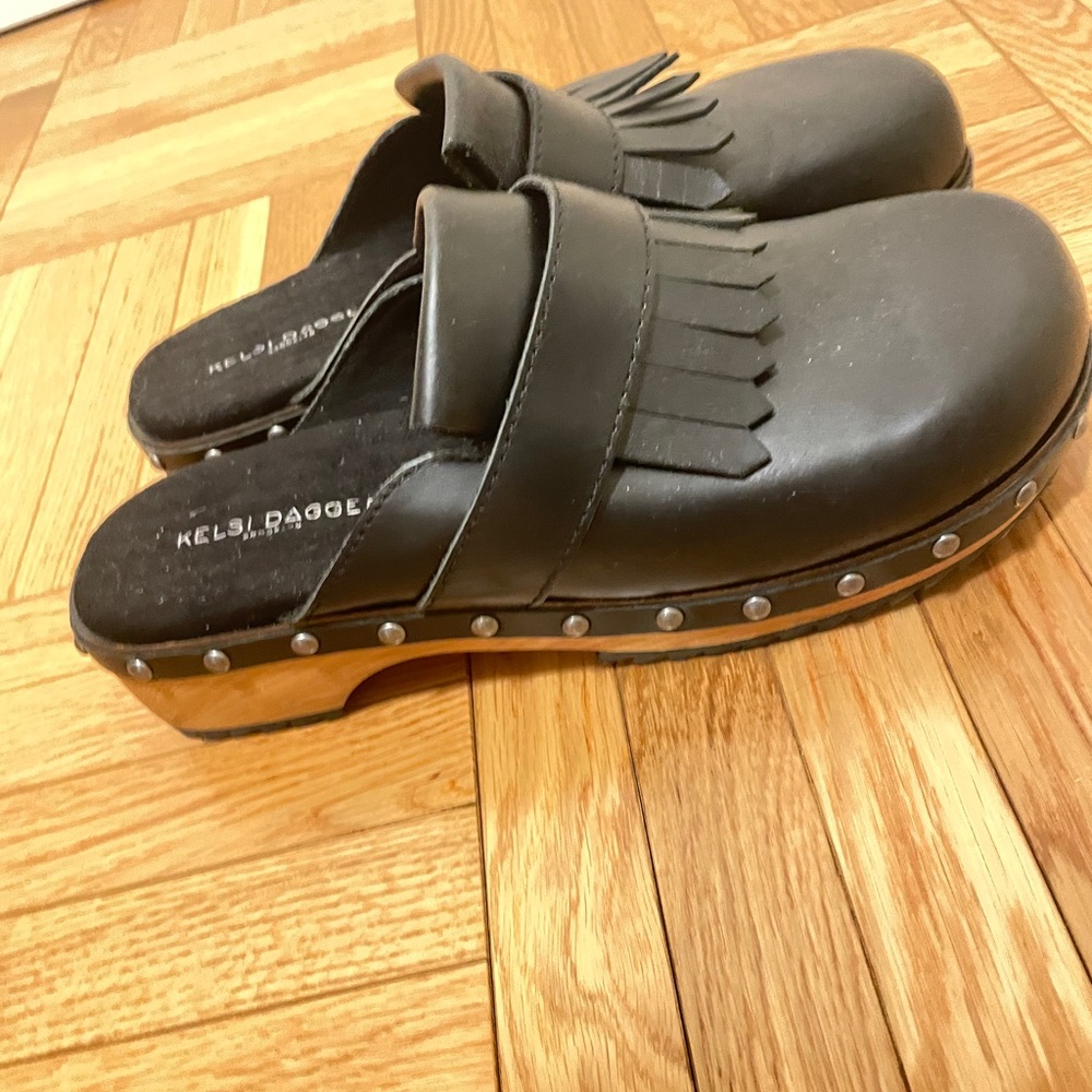 Kelsi Dagger Black Slip-On Clog Shoes - Picture 2 of 4